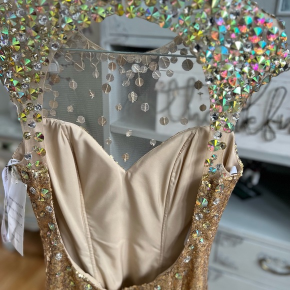 New Gala golden sparkly dress, size 8 - Picture 4 of 14